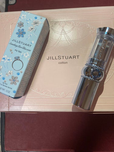 JILL STUART サムシングピュアブルー リップグロウ セラムバームのクチコミ「久々のデパコスリップ、最近ジルスチュアートが気になってます。グロスと迷いましたが、実は私はヘビ.....」（1枚目）