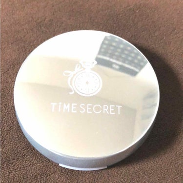 こんばんは🌸

今回は、Time SECRETのミネラルUVパウダーをレビューします🙋‍♀️✨


買ったのがだいぶ前なので、お値段は忘れちゃいました…💦
(恐らく¥1000以上¥2000未満くらい)
