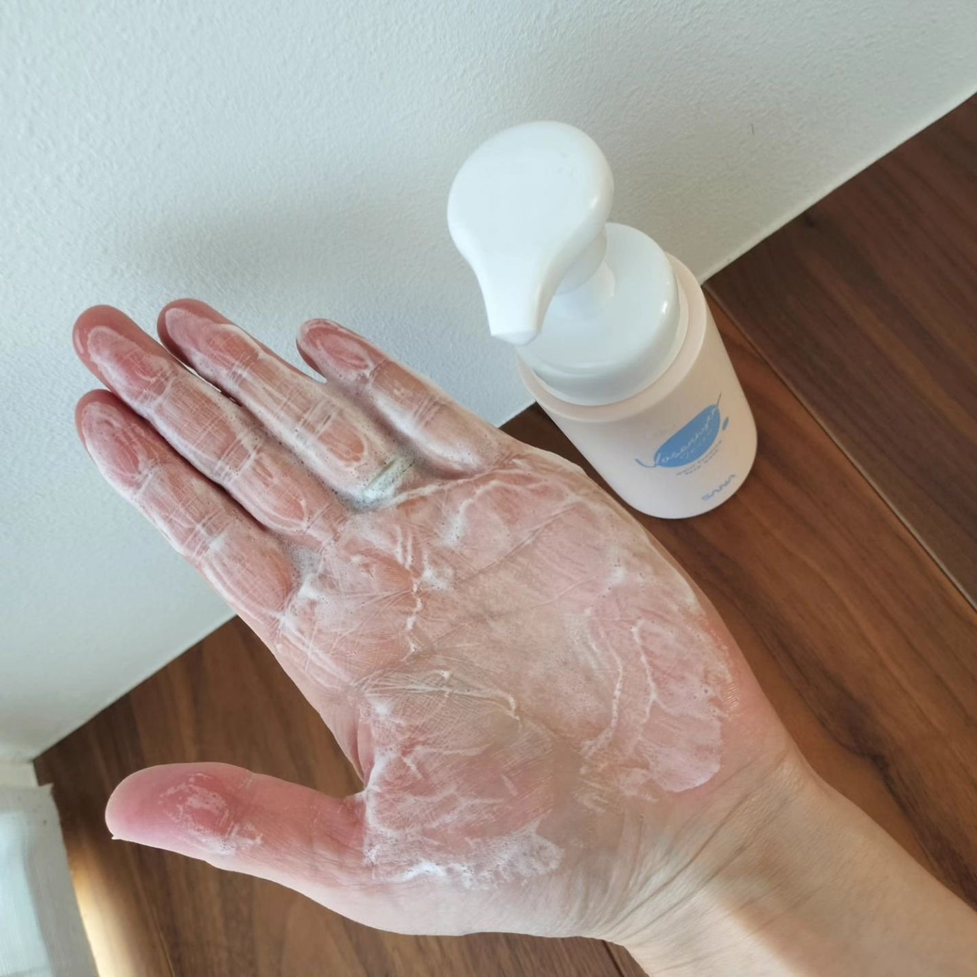 chohoho_s on LIPS 「ワセリズム モイスト泡洗顔忙しい朝にもってこいの泡洗顔。プッシ..」(3枚目)