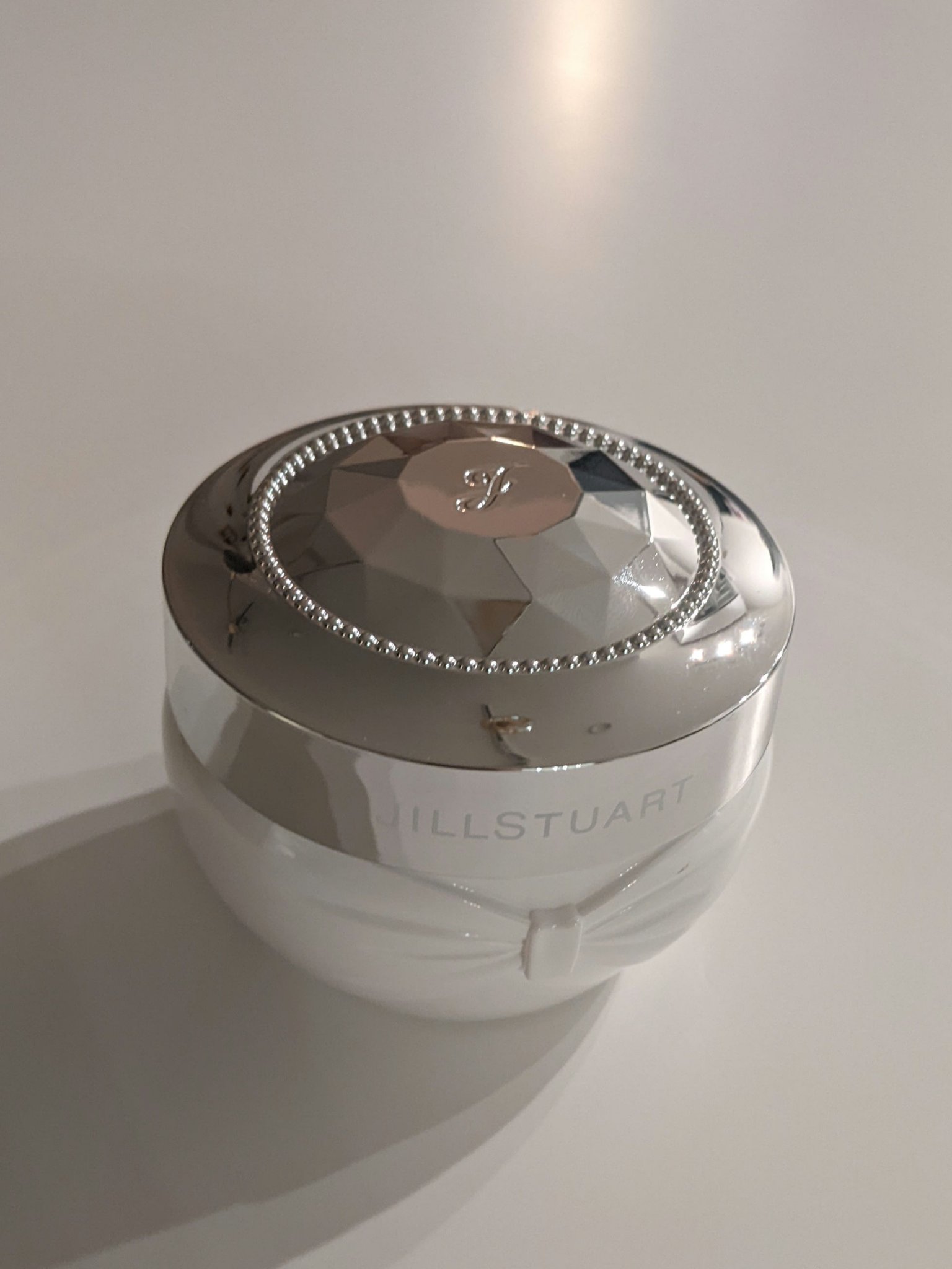 ジルスチュアート  ホワイトフローラル  ハンドクリーム  ディープモイスチュア /JILL STUART/ハンドクリームを使ったクチコミ（1枚目）