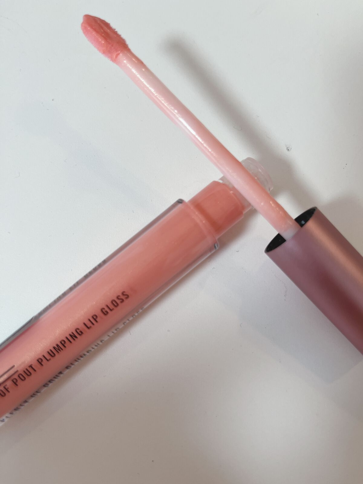 プレンティ オブ パウト プランピング リップグロス L/M・A・C/リップグロスを使ったクチコミ（2枚目）