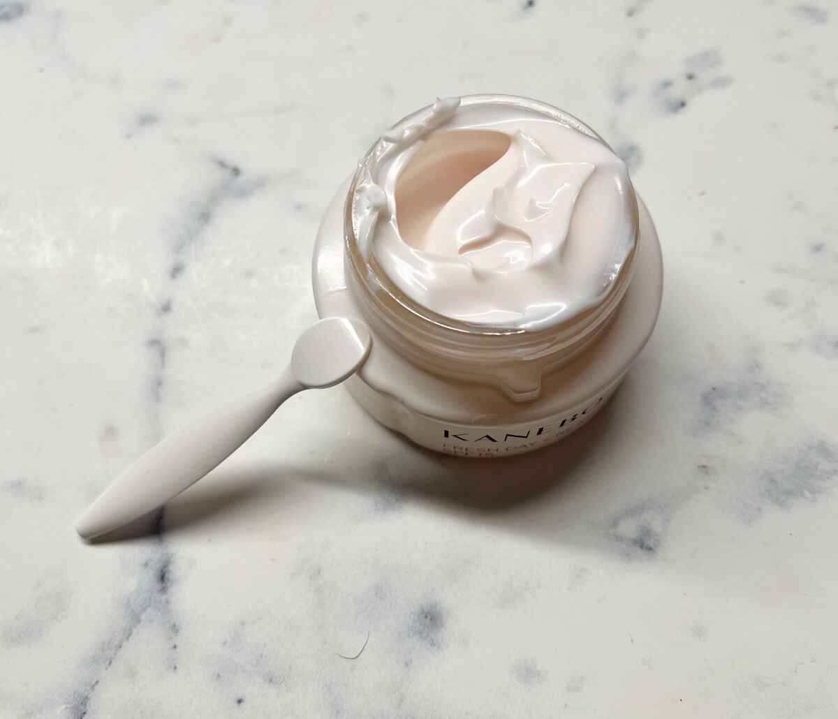 カネボウ フレッシュ デイ クリーム アマンダ シャドフォース リミテッド エディション/KANEBO/化粧下地を使ったクチコミ（2枚目）