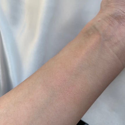 マットラディアンス ベイクドパウダー ハイライト01/ローラ メルシエ/パウダーハイライトを使ったクチコミ(3枚目)