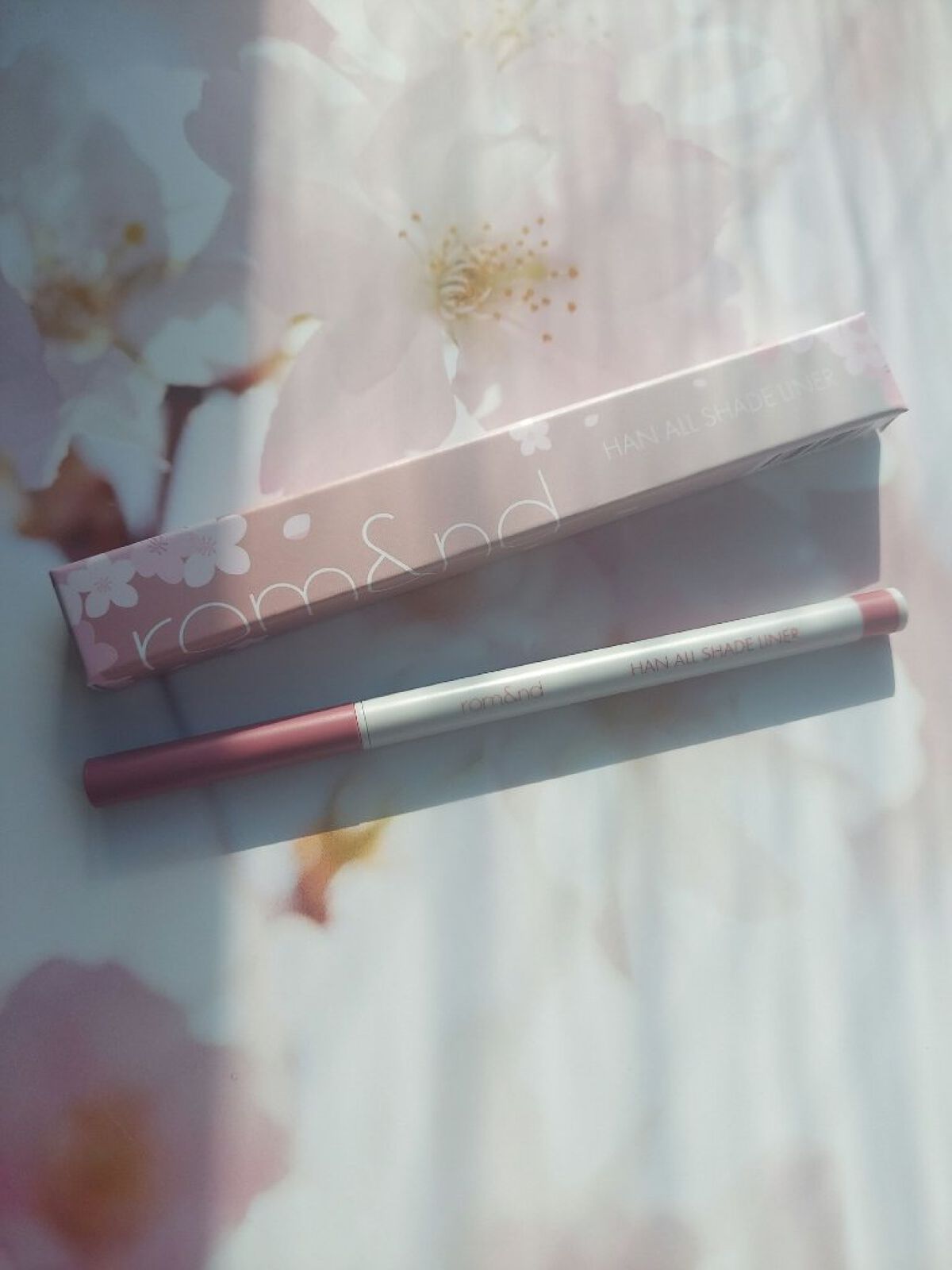 ハンオールシェードライナー 04 コウティドロージー/rom&nd/ペンシルアイライナーを使ったクチコミ（1枚目）