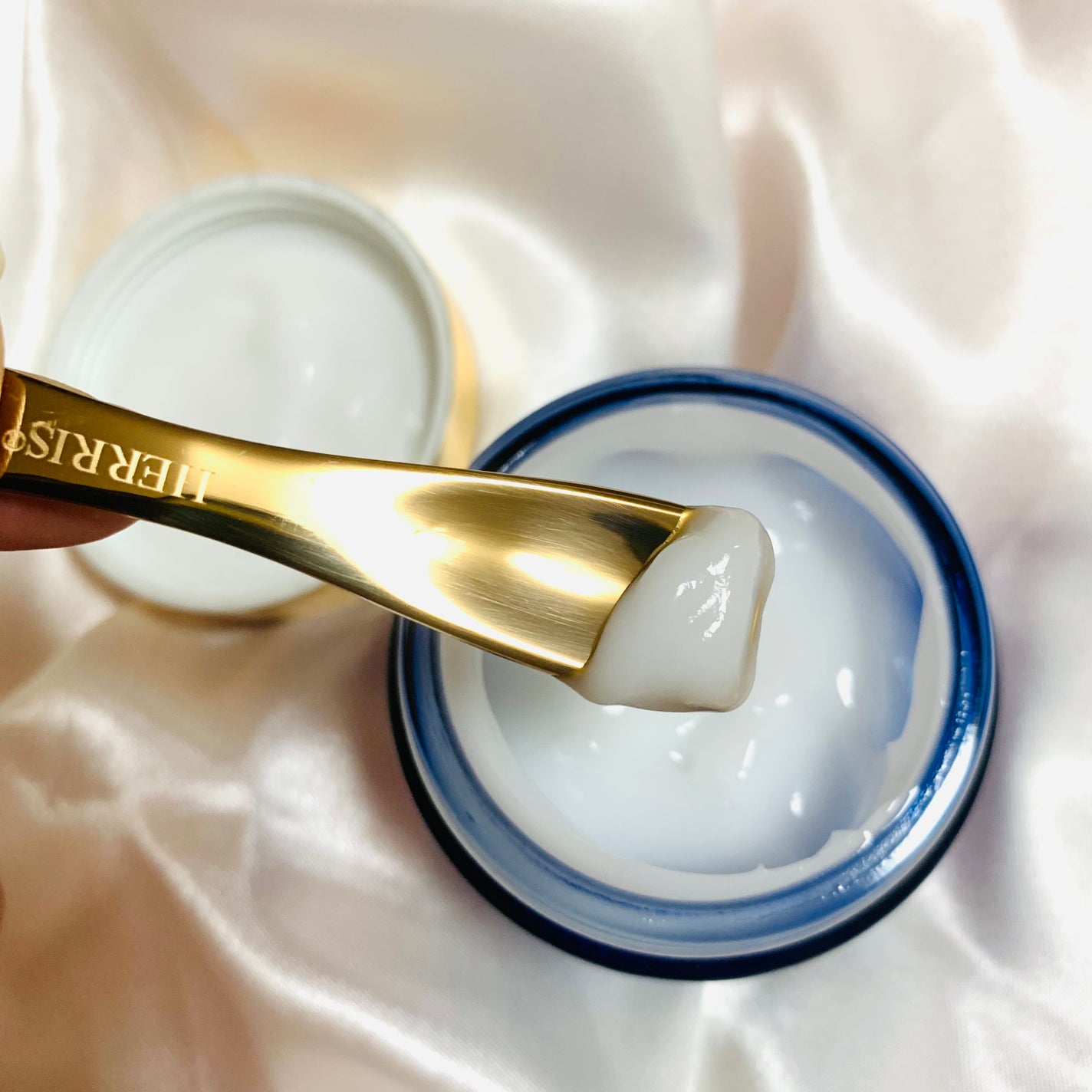 ラップリフトクリーム/ハーリス/フェイスクリームを使ったクチコミ(2枚目)