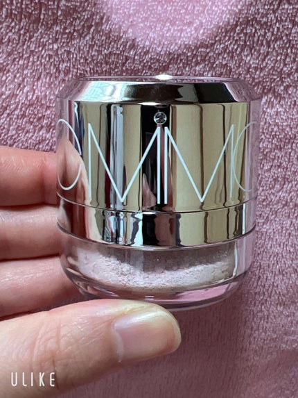 ナチュラルホワイトニング ミネラルパウダーサンスクリーン(ポンポンタイプ)/MiMC/日焼け止めパウダーを使ったクチコミ(1枚目)