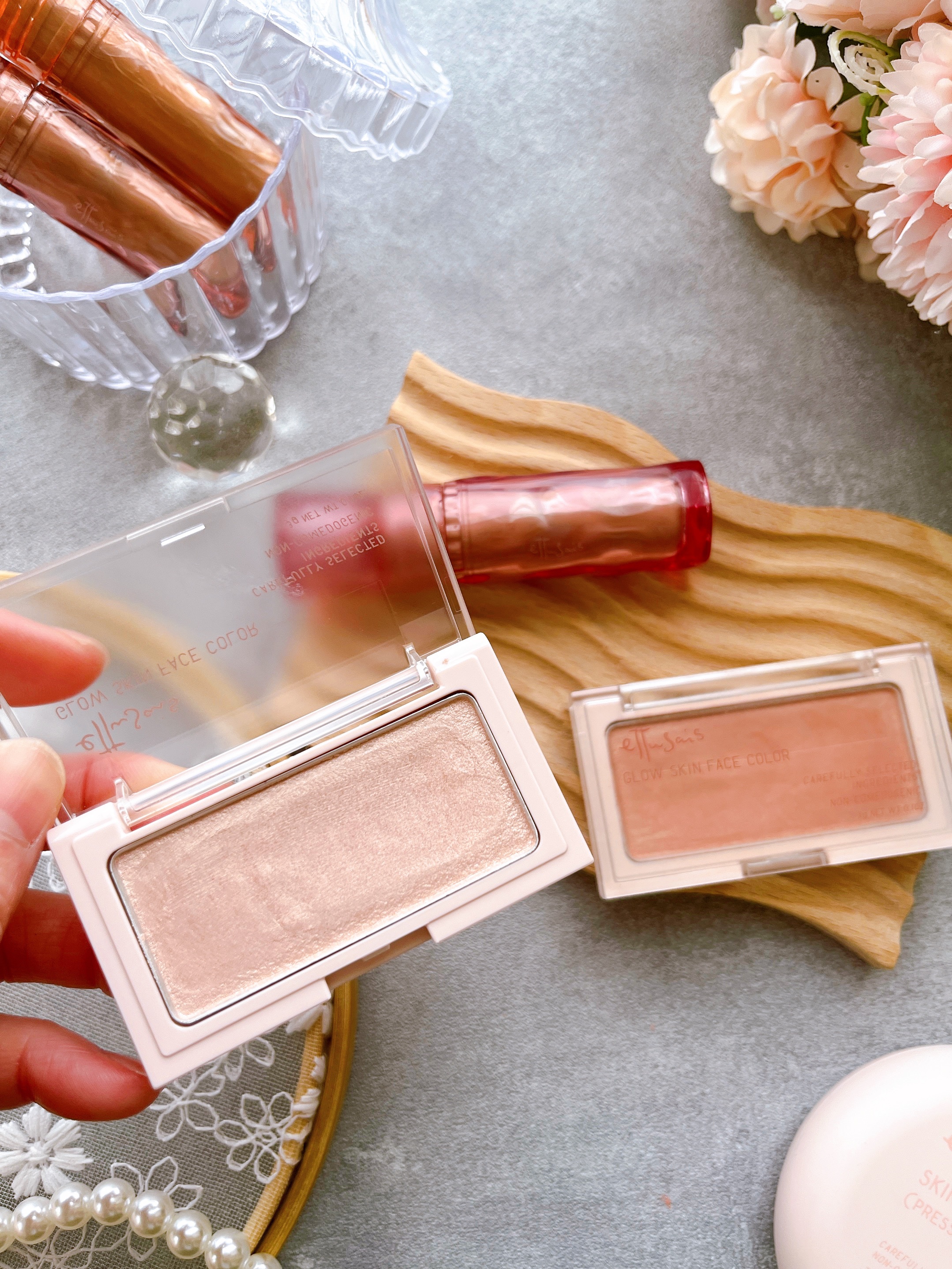 エテュセ グロウスキン フェイスカラー 01 <ハイライター>/ettusais/パウダーハイライトを使ったクチコミ（2枚目）