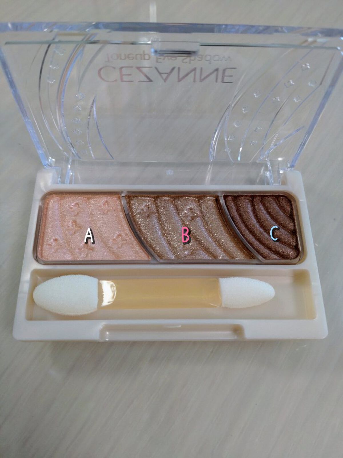 トーンアップアイシャドウ/CEZANNE/アイシャドウパレットを使ったクチコミ（2枚目）