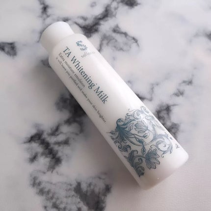 sallacce TA ホワイトニングミルクのクチコミ「<サラッセ TA ホワイトニングミルク>を愛用中♪
進化した薬用美白✨
美白有効成分であるト.....」(1枚目)