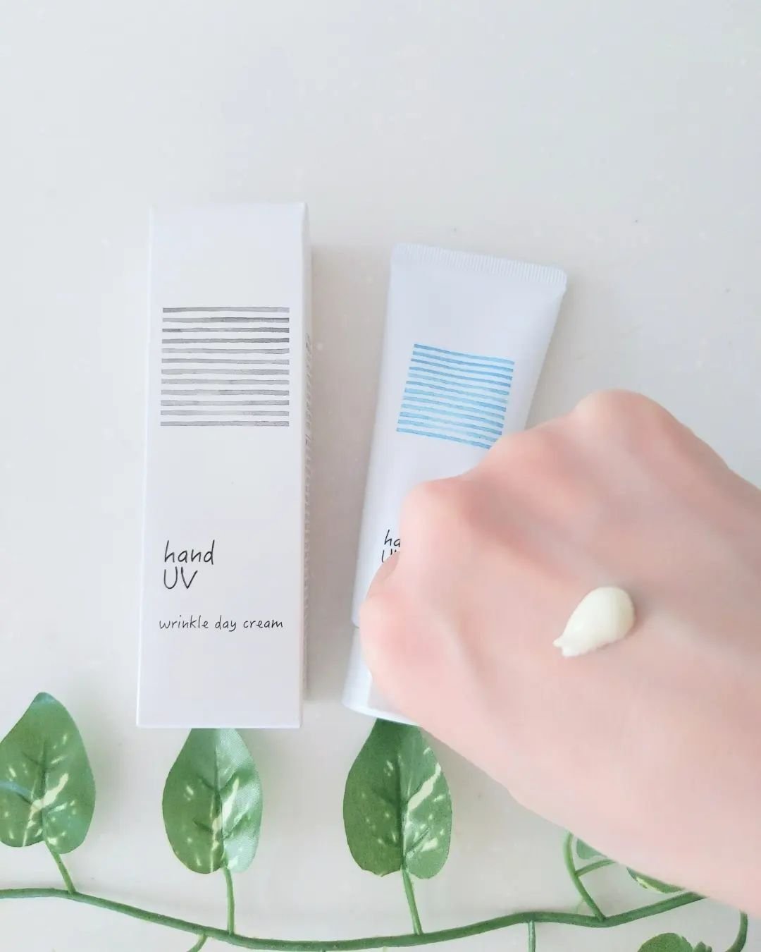 ハンド UV リンクルデイクリーム W/ナリスアップ/ハンドクリームを使ったクチコミ（3枚目）