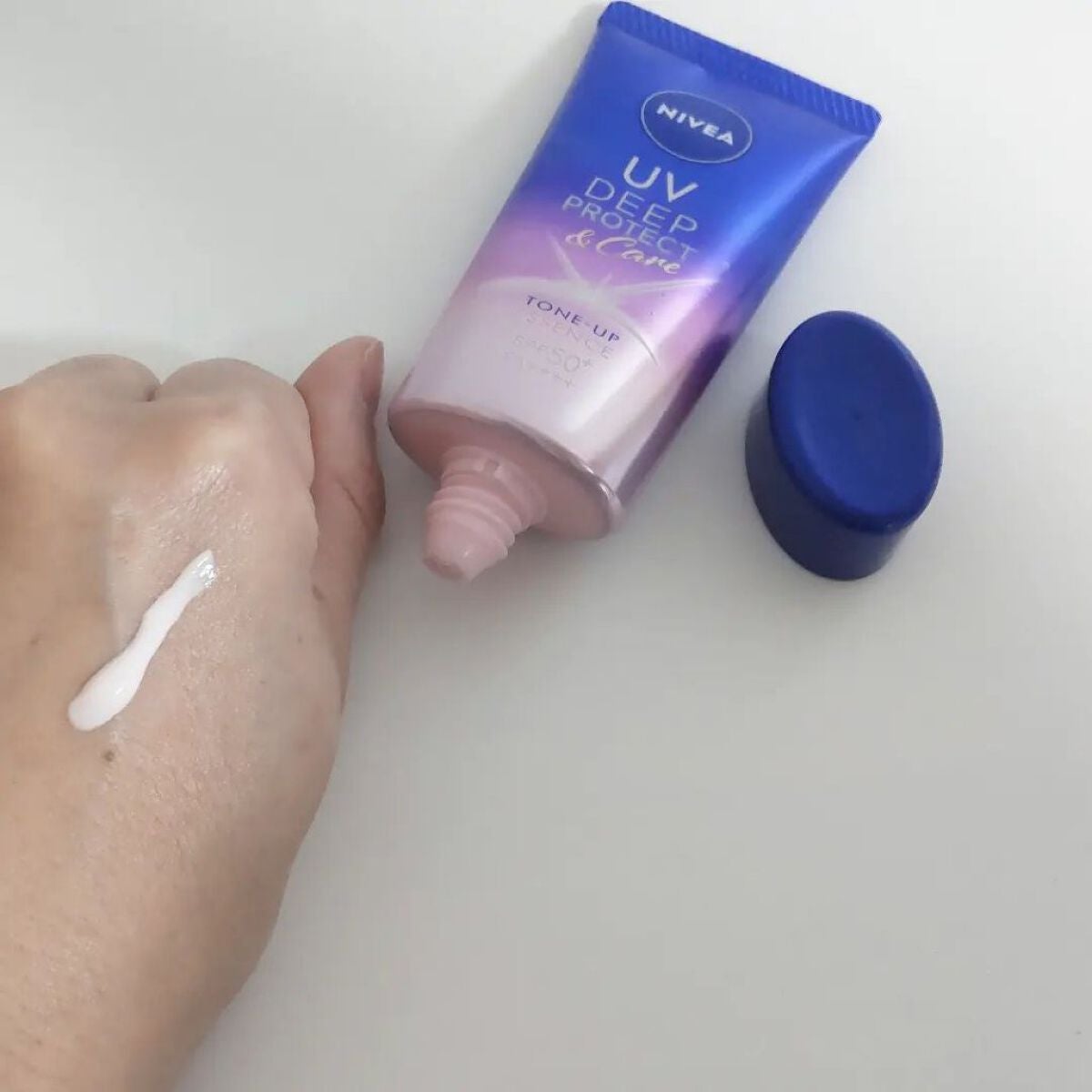 ニベアUV ディープ プロテクト&ケア トーンアップ エッセンス/ニベア/日焼け止めローションを使ったクチコミ(2枚目)