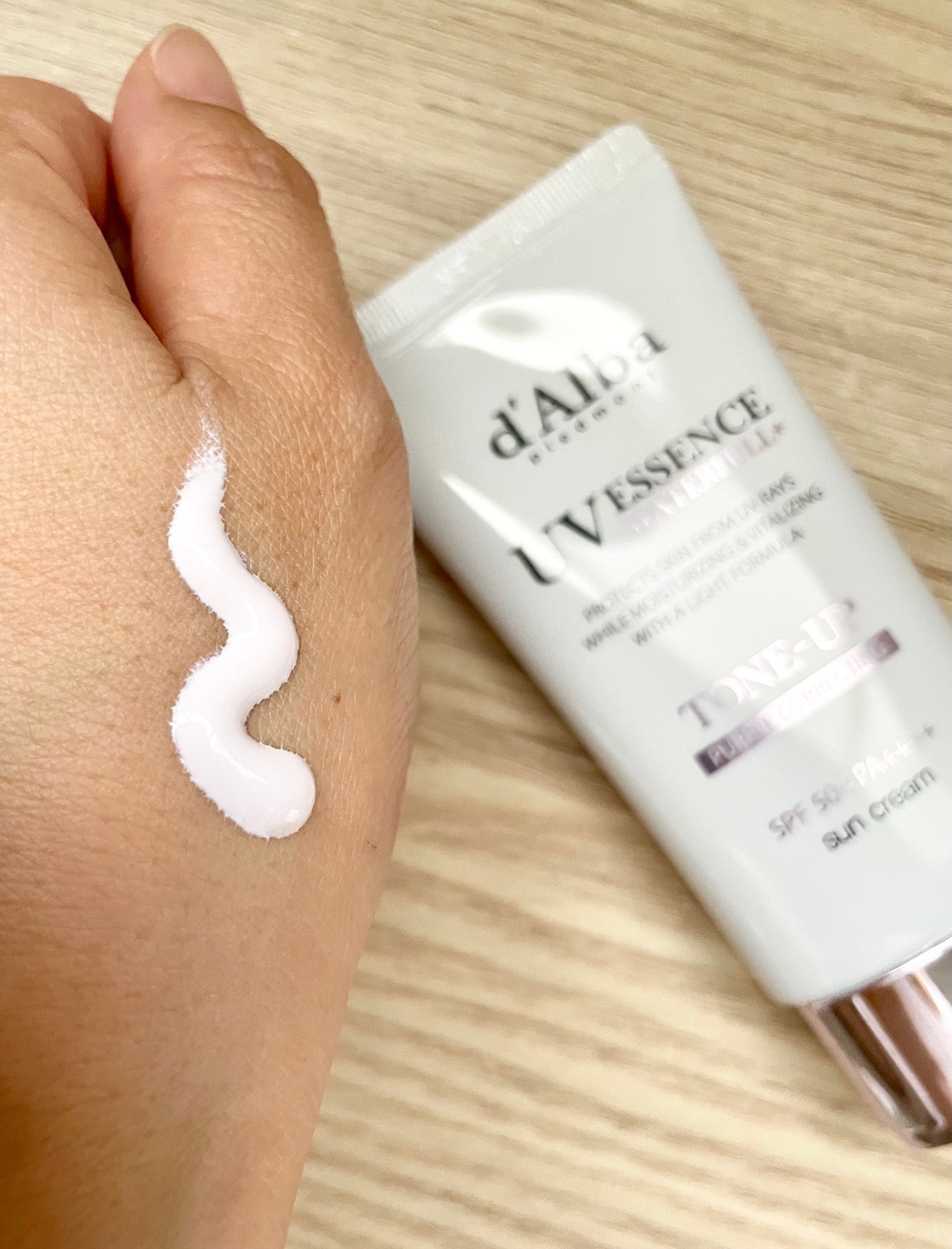 ダルバ ホワイトトリュフファーストスプレーセラム/ダルバ/ミスト状化粧水を使ったクチコミ(2枚目)