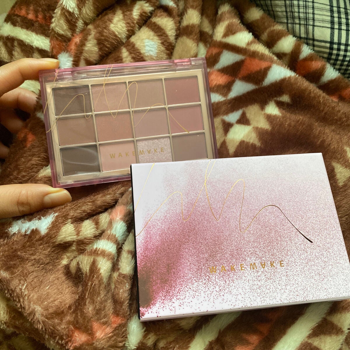 ソフトブラーリングアイパレット/wakemake/アイシャドウパレットを使ったクチコミ(2枚目)