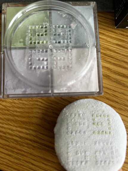 プリズム・リーブル/GIVENCHY/ルースパウダーを使ったクチコミ(4枚目)