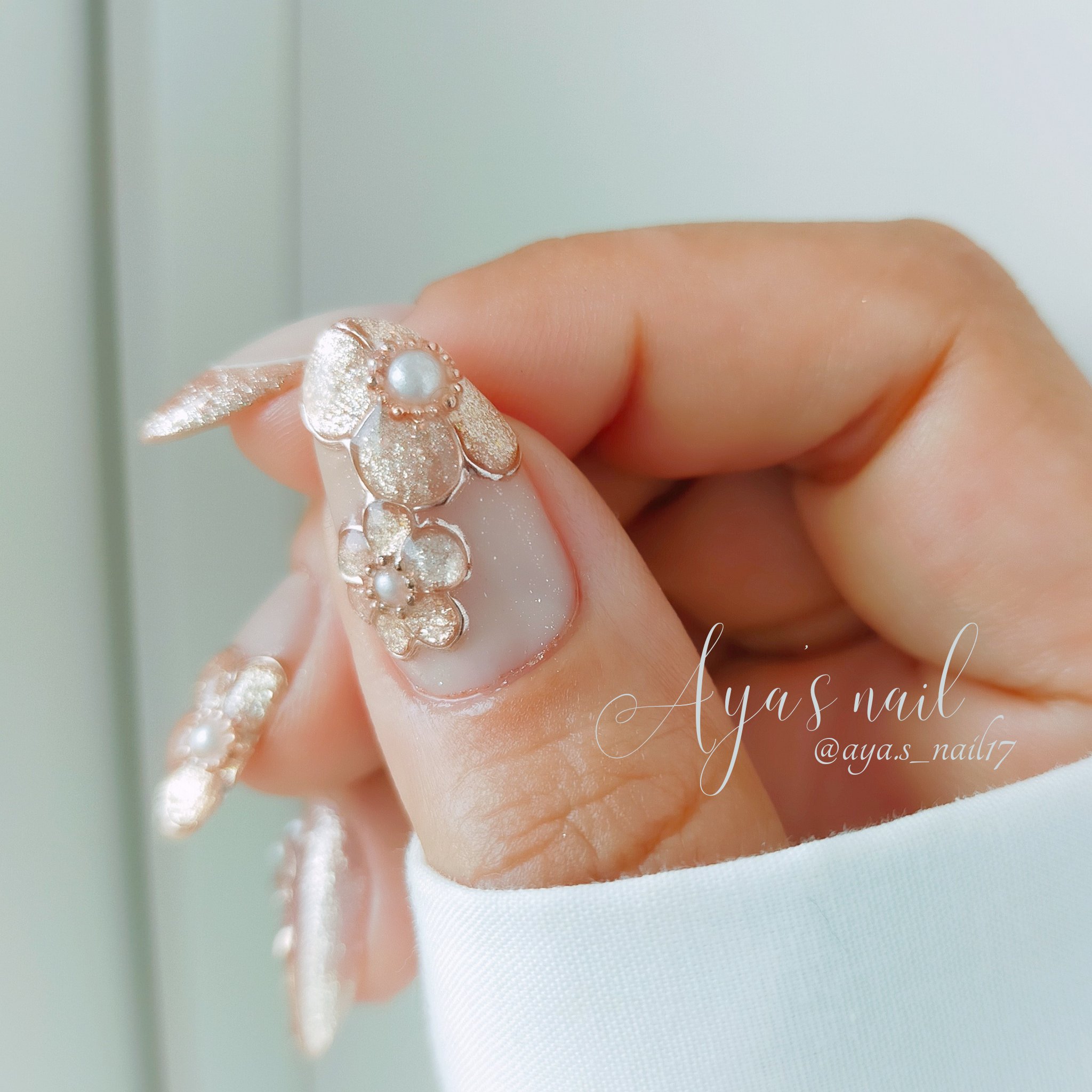 #フラワーネイル,#ぷっくりフラワーネイル,#セルフネイル,#ミラーネイル,#キラキラネイル,#夏ネイル,#ぷっくりネイルのネイルデザイン