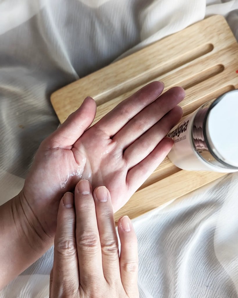 ダーマロジカ オイル トゥ フォーム トータルクレンザーのクチコミ「今までどうしてなかったんだろう。。。。
W洗顔不要のクレンジングってなんとなくすっきりしない？.....」（3枚目）