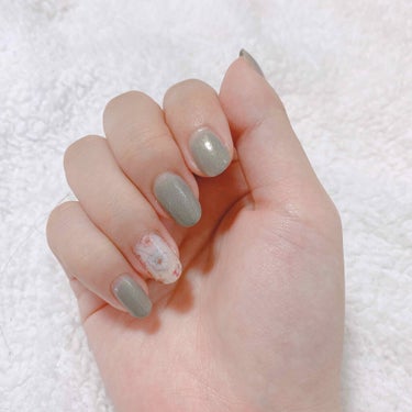 デュカートのマニキュアと
しずくさんのネイルシールを使って
ネイルしてみました〜💅


使用したもの▽

デュカートナチュラルネイルカラーN
・サニーガーデン
・コンデンスミルク

しずくウォーターネイ