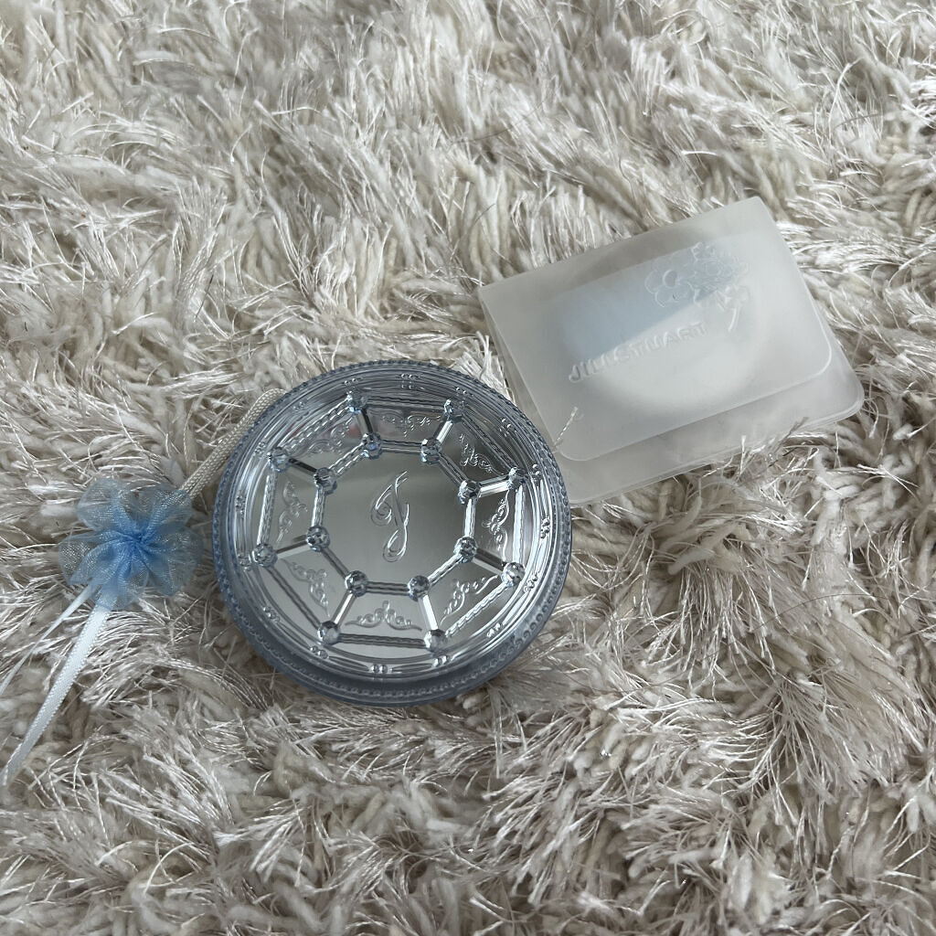 JILL STUART サムシングピュアブルー イノセントヴェール フェイスパウダーのクチコミ「ジルスチュアート　サムシングピュアブルー
『イノセントフェイスパウダー』💍

ジルスチュアート.....」（2枚目）