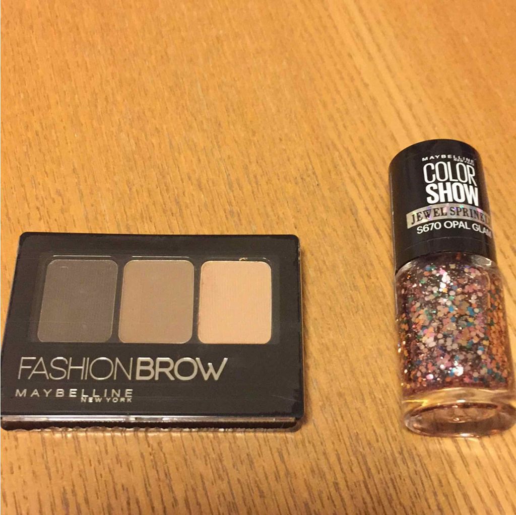 メイベリン　カラーショーネイルジュエルスプリング/MAYBELLINE NEW YORK/マニキュアを使ったクチコミ（3枚目）