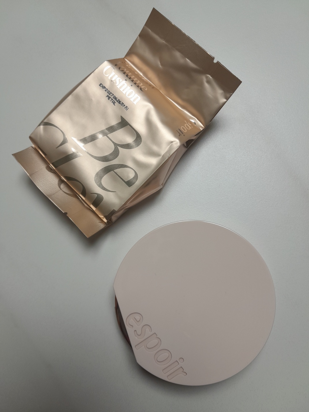 エスポア ビーグロー ボリュームクッション 22 ペタル/espoir/クッションファンデーションを使ったクチコミ（2枚目）