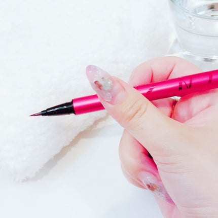 スキルレスライナー/LUMIURGLAS/リキッドアイライナーを使ったクチコミ(5枚目)