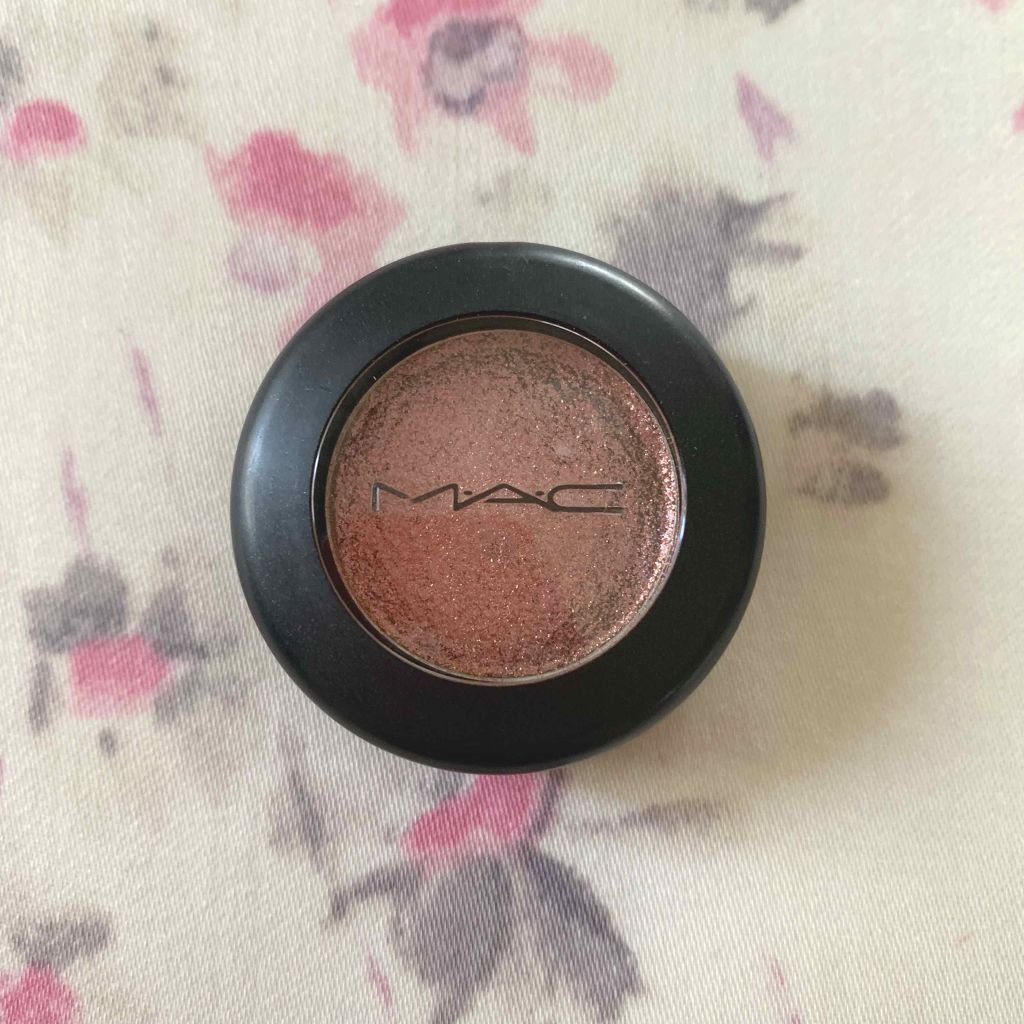 ダズルシャドウ/M・A・C/単色アイシャドウを使ったクチコミ（1枚目）