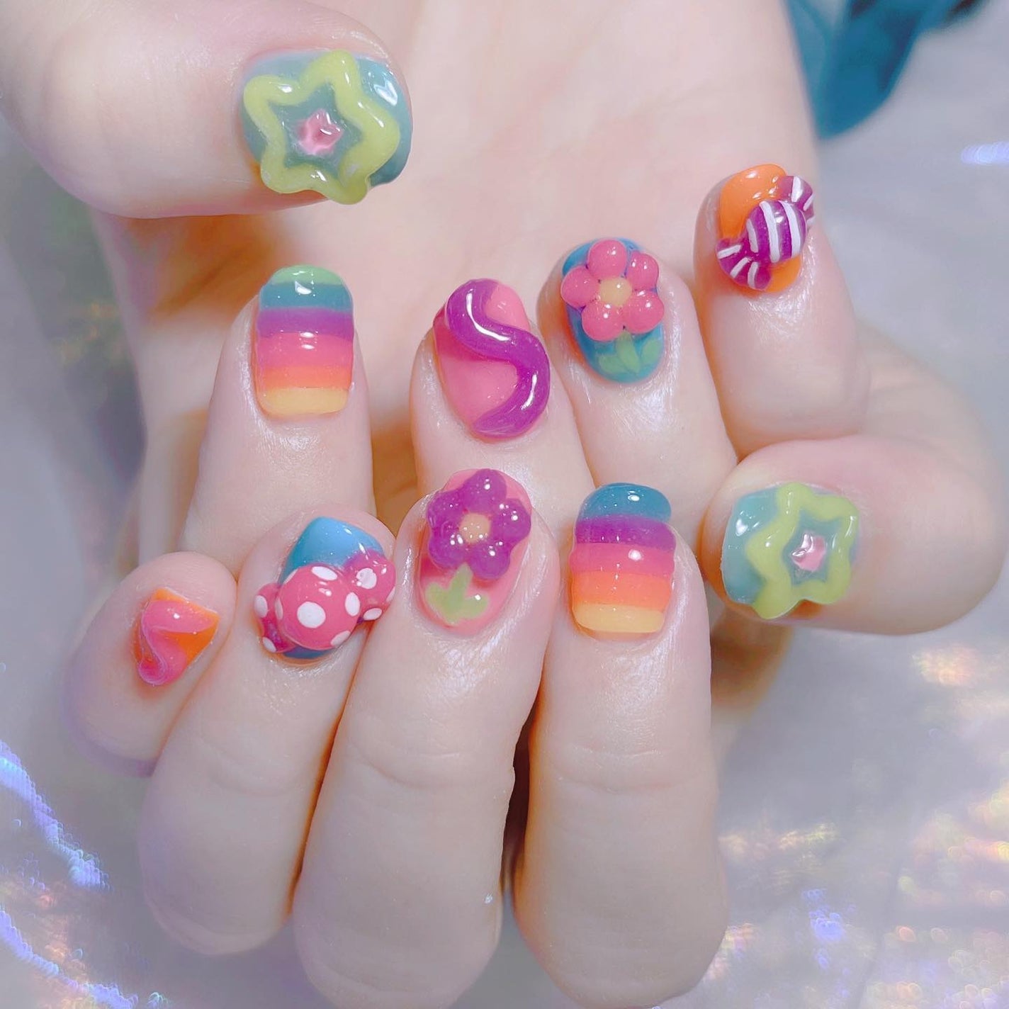 なかやまちえこ on LIPS 「colorfulpop♡⠀⠀@chikachocolat_me..」(1枚目)