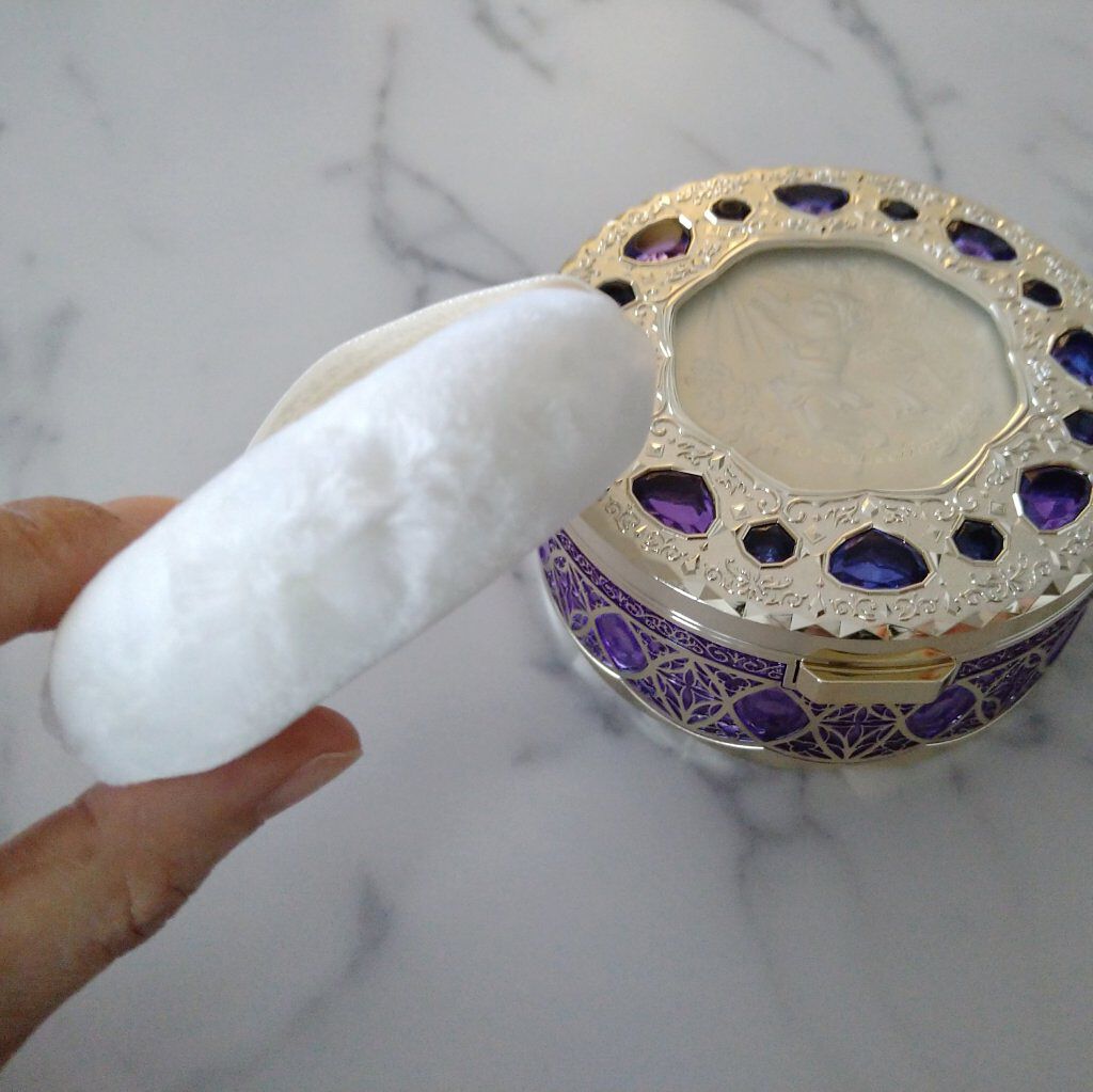 フェースアップパウダー ２０２２/ミラノコレクション/プレストパウダーを使ったクチコミ（3枚目）