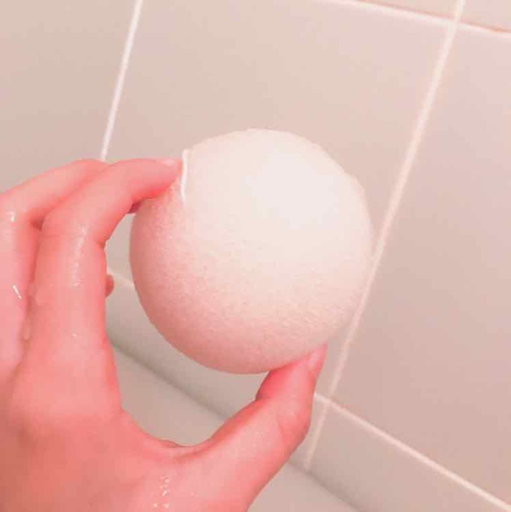 天然こんにゃくパフ/DAISO/その他スキンケアグッズを使ったクチコミ(2枚目)