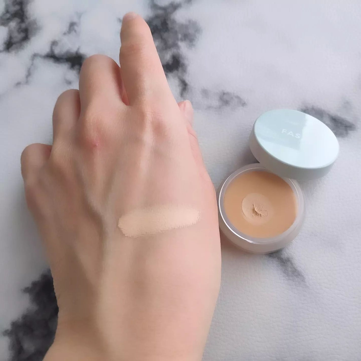 エアリーステイ BB ティント UV/FASIO/BBクリームを使ったクチコミ(5枚目)