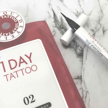 【Ｋ-パレット 1DAY TATTOO プロキャスト ザ・アイライナー】

お試しさせて頂きました💓

発色がよく筆にコシがあるから
凄く描きやすい！！
カラーはショコラブラウンブラックを試したのだけど