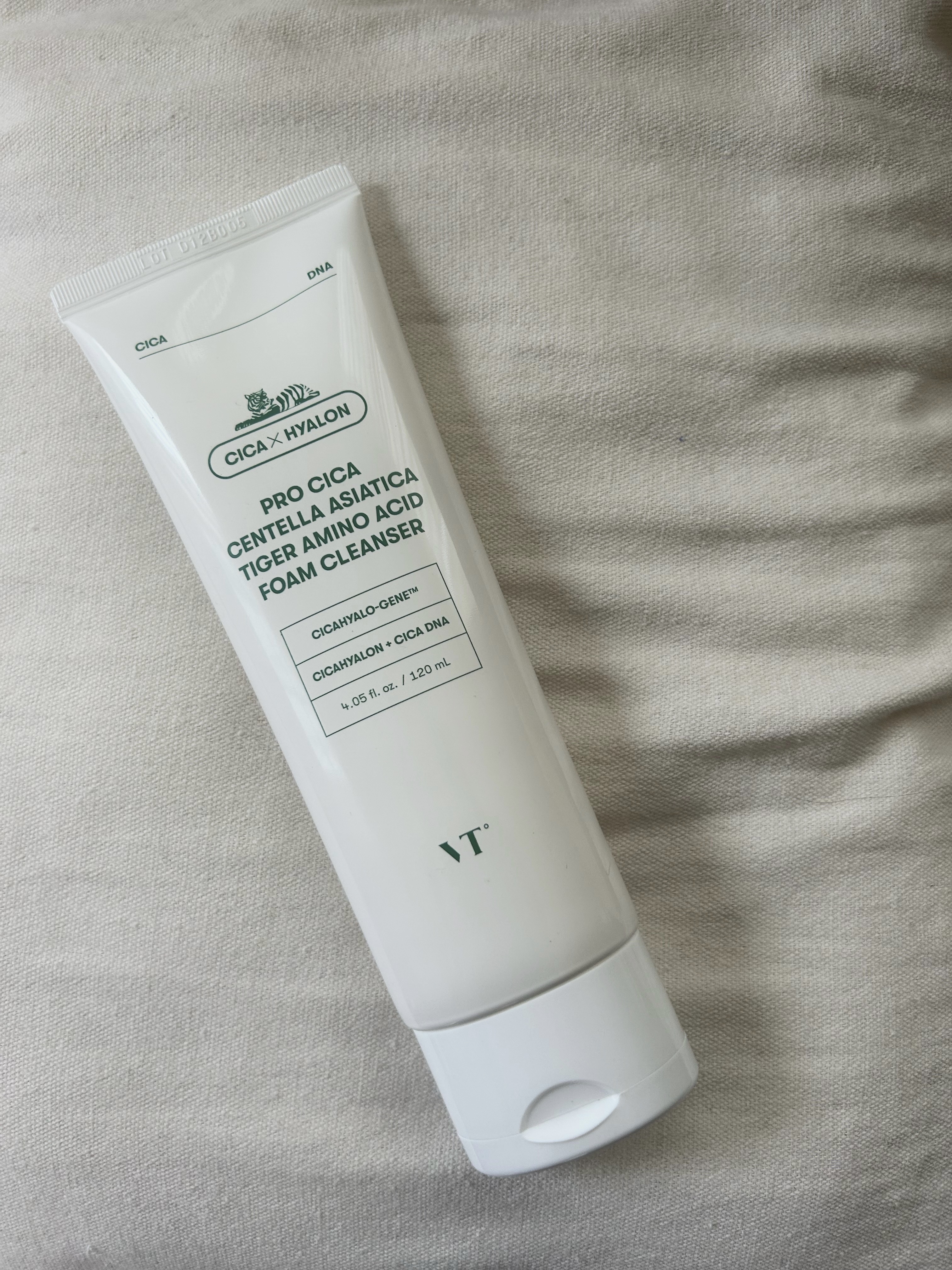 VT PRO CICA CENTELLA ASIATICA TIGER AMINO ACID FOAM CLEANSER