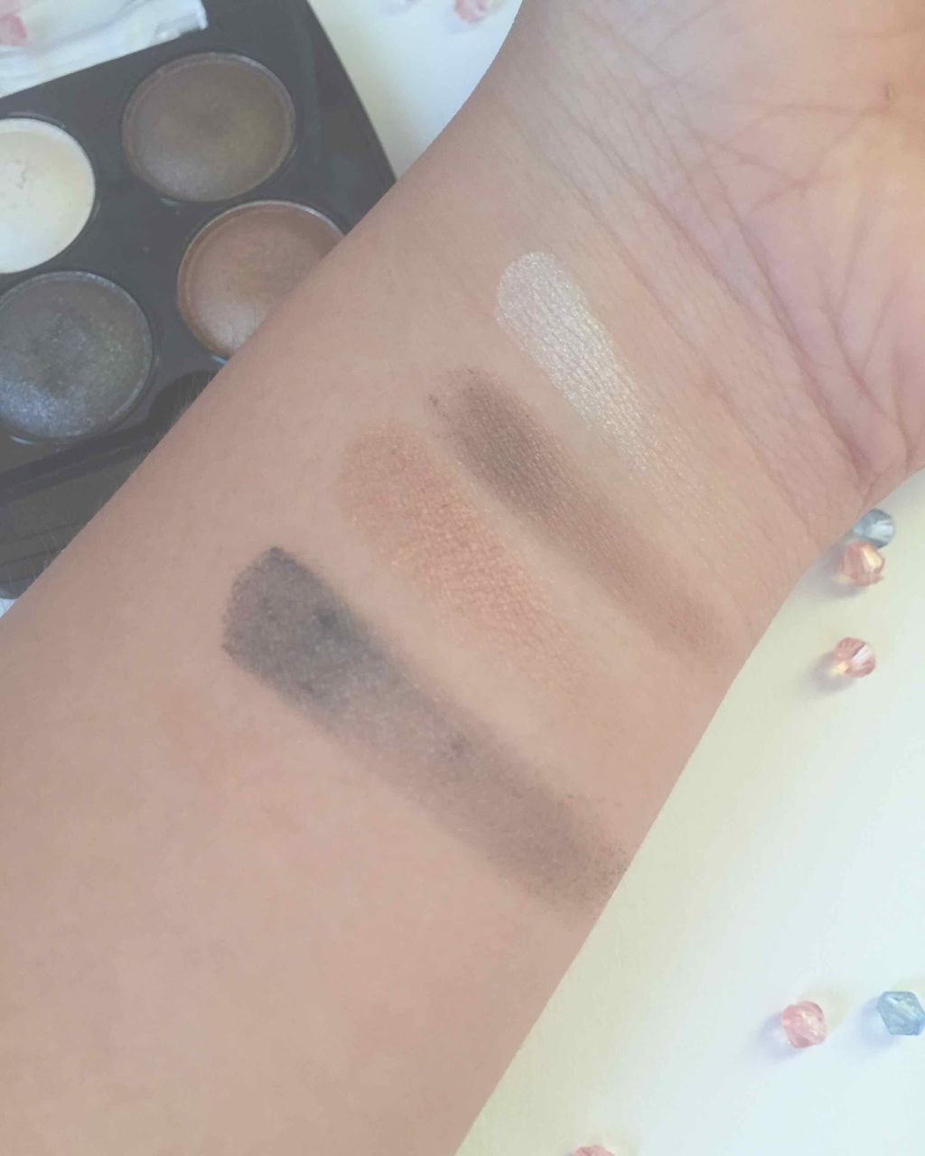 エルファー パールインアイシャドウ/DAISO/アイシャドウパレットを使ったクチコミ(3枚目)