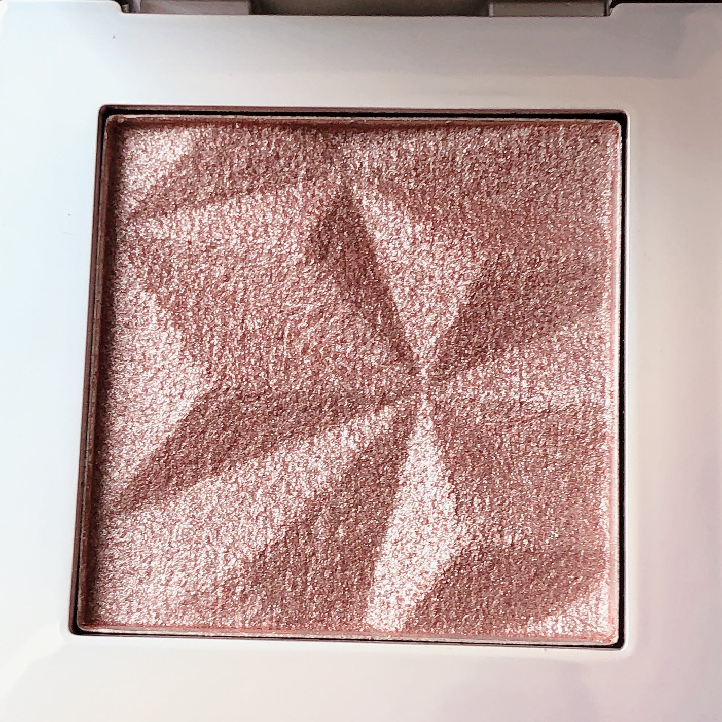 オーロラ ハイライト/LionWell(ライオンウェル)/パウダーハイライトを使ったクチコミ(2枚目)