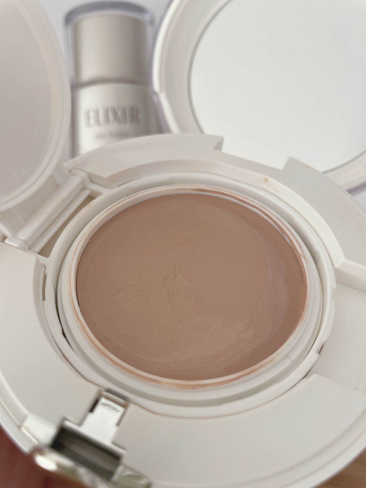 エリクシール シュペリエル つや玉ファンデーション Ｔ オークル20 (レフィル)/エリクシール/クリーム・エマルジョンファンデーションを使ったクチコミ（3枚目）