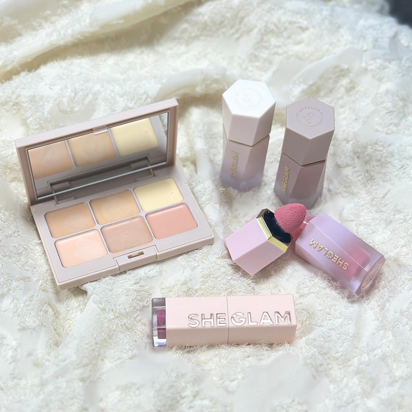 グロウブルーム リキッドハイライター/SHEGLAM/リキッドハイライトを使ったクチコミ（1枚目）