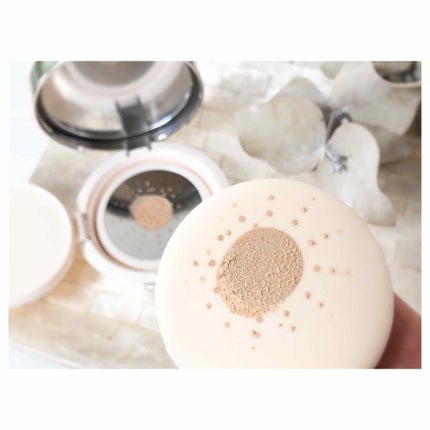 APRILSKIN マジックエッセンスシャワークッションのクチコミ「APRILSKIN
超スリムクッション
全2色
100人の日本人女性にアンケ.....」(3枚目)