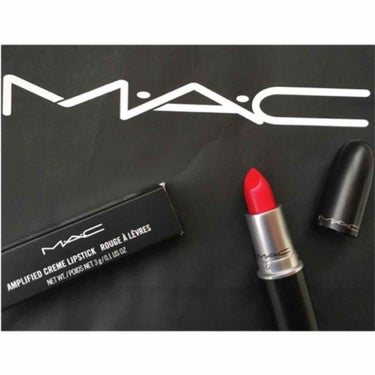 Macのリップみんな持ってて欲しくなって買いました〜
でも、赤が欲しかったけどちゃんと店員さんの話聞かないで買ったから濃いピンク買っちゃった笑

すっごくマットできれいな色なんだけど、パサパサして乾燥し