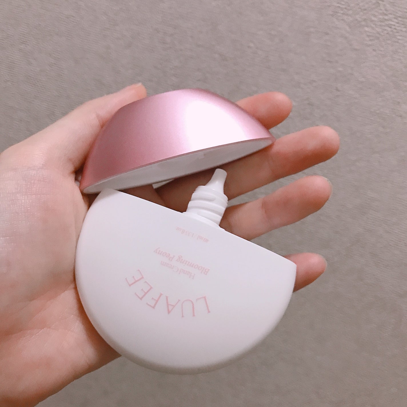 パフュームハンドクリームホワイトアプリコット/LUAFEE/ハンドクリームを使ったクチコミ(3枚目)