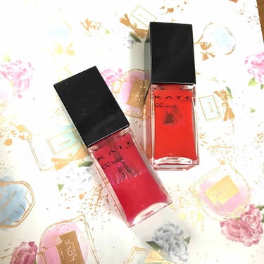 KATE　CCリップオイル

【品番･品名】
右
01　RED SPICE　透明感のあるレッド

左
02　TRANS PINK　透明感のあるピンク

【つけ心地】
こってり
ペタペタします

【発色･