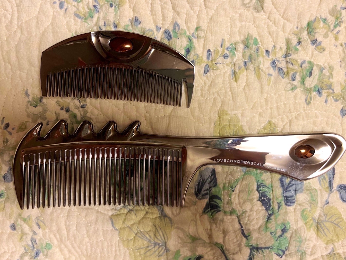 PG ツキ プレミアムブラック/LOVECHROME/ヘアコームを使ったクチコミ(1枚目)