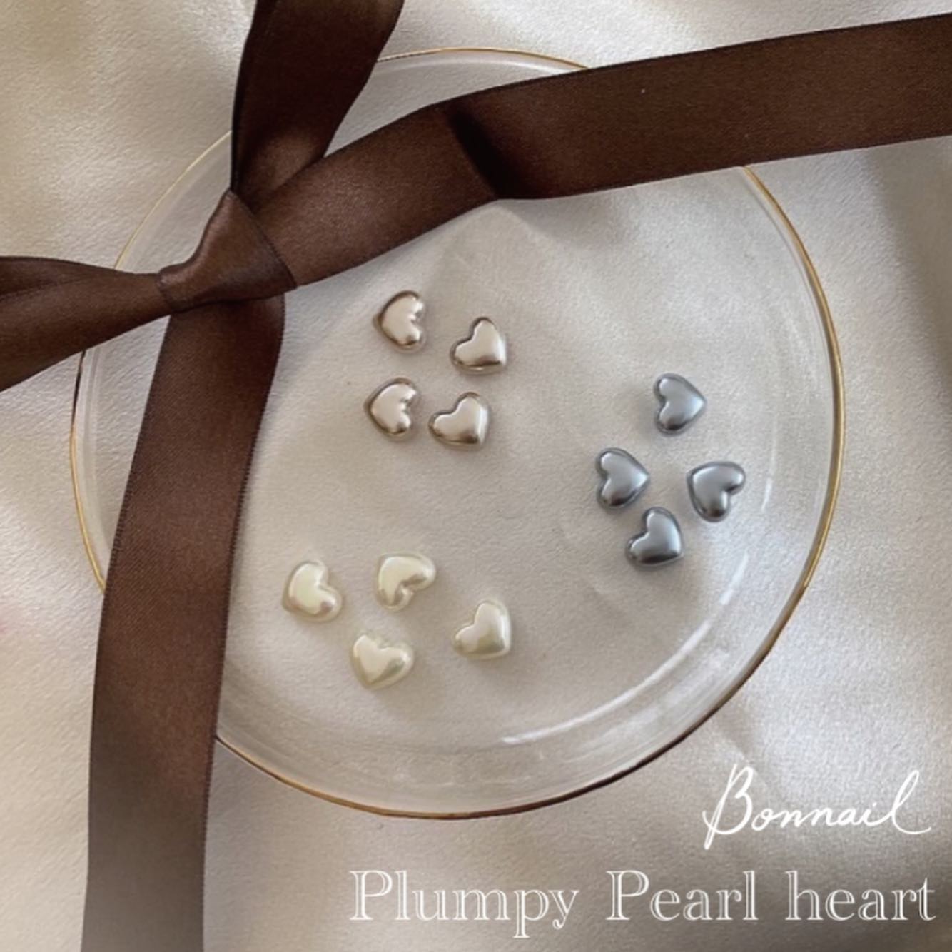 Yuki on LIPS 「.Valentinenail❤︎🍫..薬指のかわいいハートパー..」(2枚目)