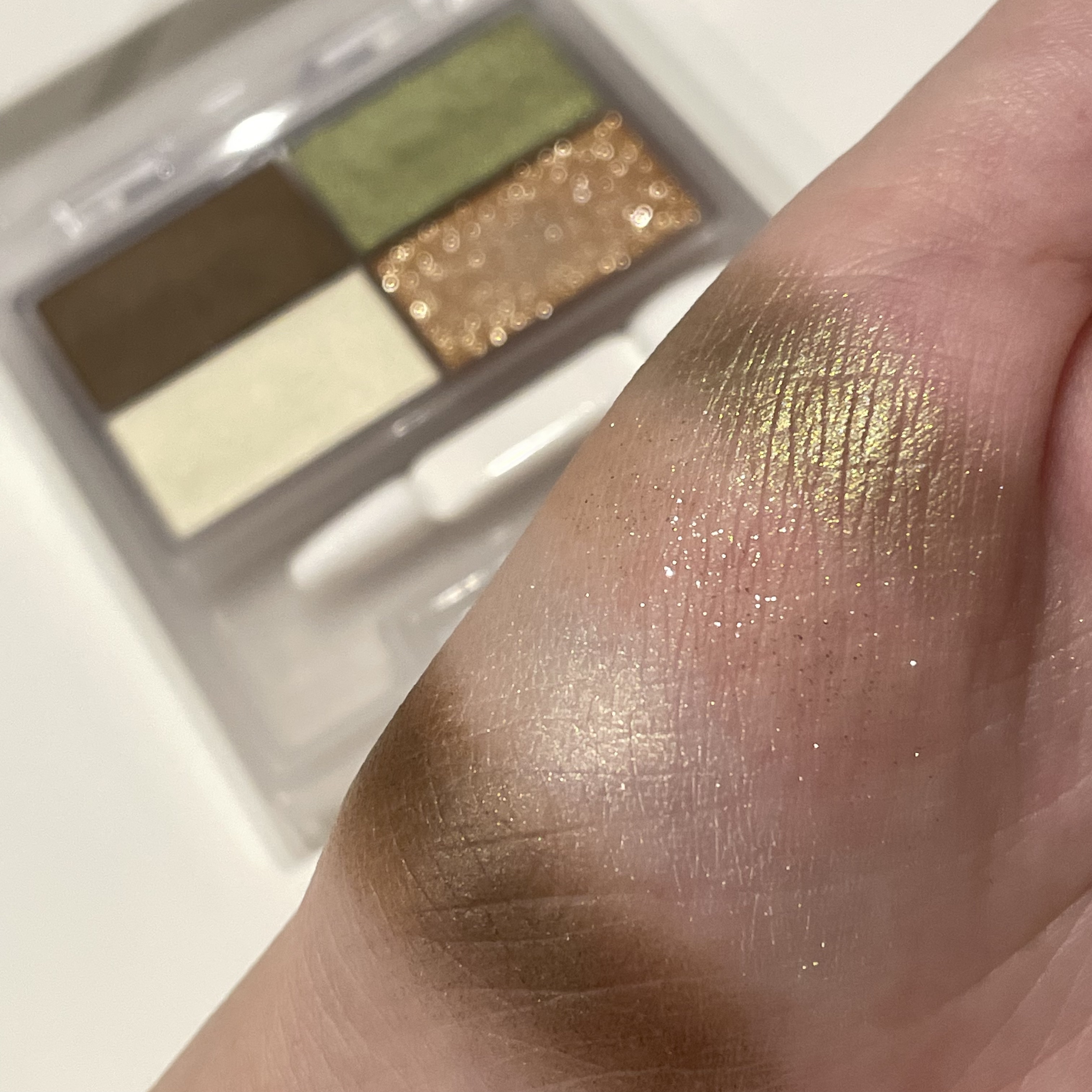 フェイスカラーパレット/チャコット・コスメティクス/アイシャドウパレットを使ったクチコミ（3枚目）