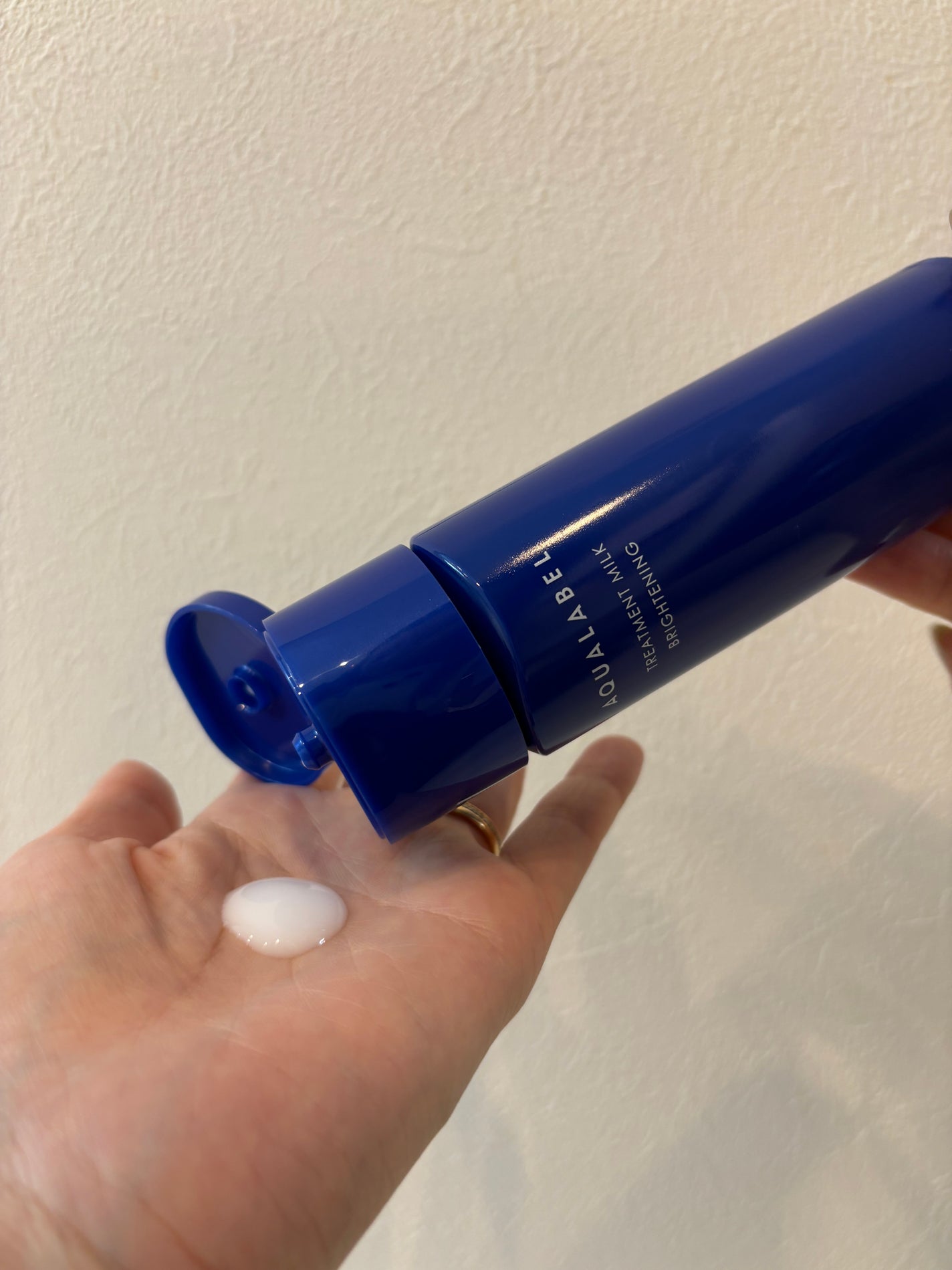 トリートメントミルク(ブライトニング) しっとり/アクアレーベル/乳液を使ったクチコミ(2枚目)