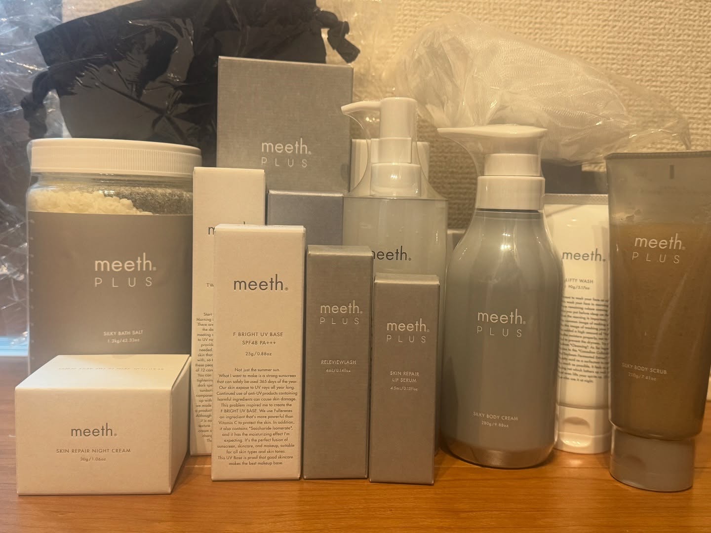 今年もmeethの福袋購入しました🎁

顔もボディも全てのケアをmeethで♡

心地よくうるおい、ふつくらとしたお肌へ
結婚式に向けてさらに磨いていきます❤️‍🔥

#meeth#ミース#meethで肌活#meeth肌
#美肌#美容液