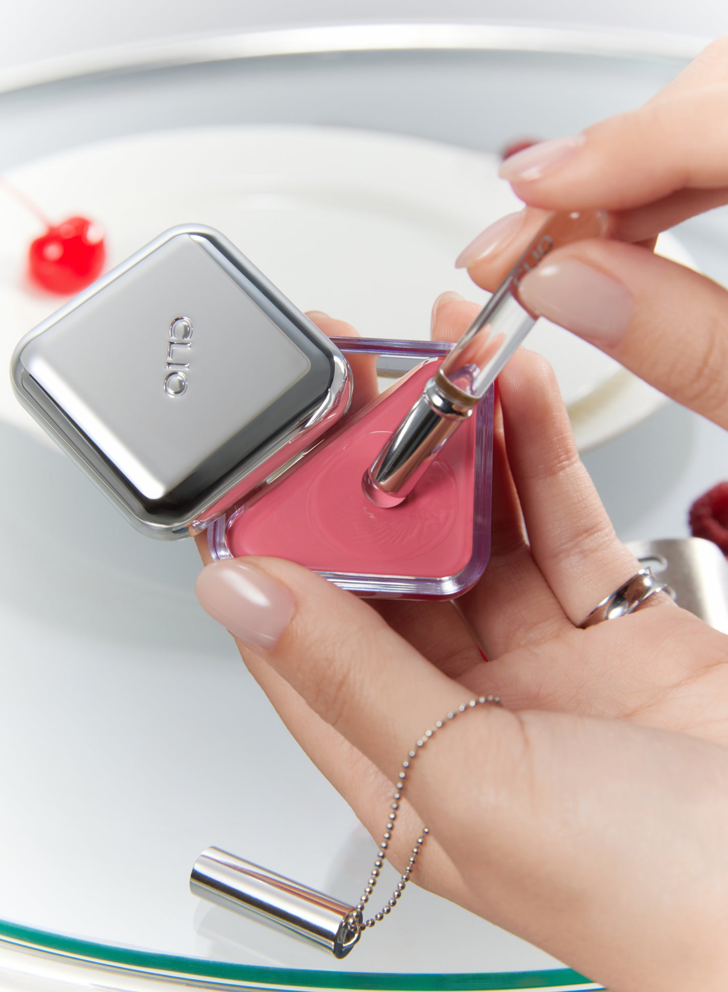 エッセンシャル リップチーク タップ/CLIO/ジェル・クリームチークを使ったクチコミ(2枚目)