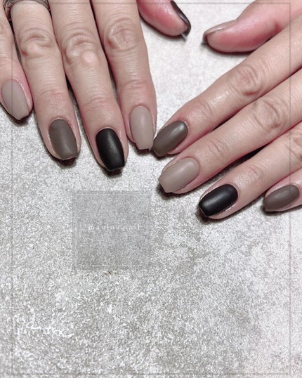 #フレンチネイル,#ネイル,#アートネイル,#パールネイル,#マットネイル,#ワンカラーネイル,#ブラックネイル,#ミラーフレンチネイル,#ミラーネイル,#手書きアートネイル,#ミラーアートネイル,#パーツネイル,#キラキラネイル,#きらきらネイル,#秋ネイル,#天王寺ネイル,#ブラウンネイルのネイルデザイン