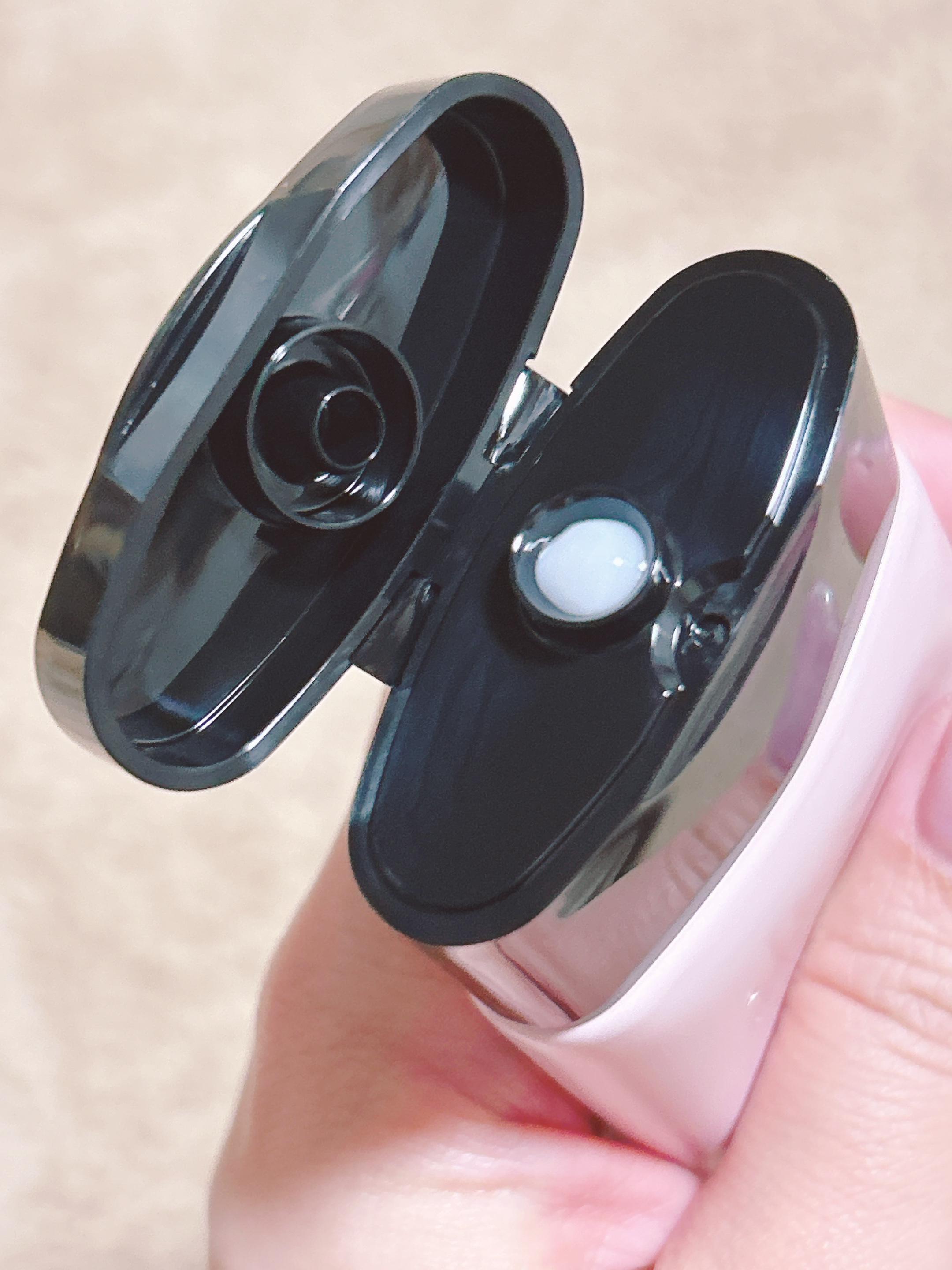 キューミースウィートボムホワイトクリーム/AGARISM/ボディクリームを使ったクチコミ（3枚目）