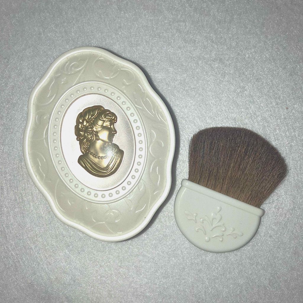 プレスト チークカラー N/レ・メルヴェイユーズ ラデュレ/パウダーチークを使ったクチコミ(2枚目)