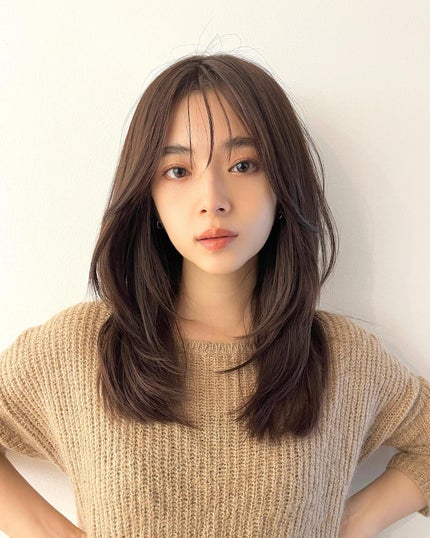 HARUNA on LIPS 「.柔らかい質感のレイヤーと、シルエット重視なヘアスタイル🩵毛先..」(3枚目)